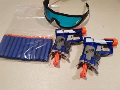 Coppia Pistole Nerf Con 12 Dardi+occhiali Protettivi  