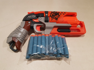 Pistola Nerf Zombie Con 25Dardi  