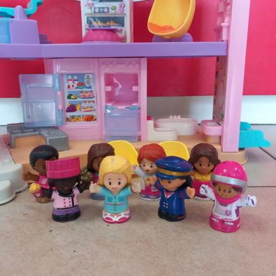 Casa Dei Sogni Di Barbie Con Personaggi Little People, Sonora  